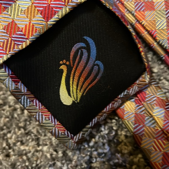 Handmade Peacock 100% silk diamond tie - Picture 4 of 5